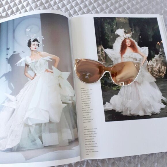 Aldo Accessories - NWT Aldo gold cat eye mirrored lens sunglasses